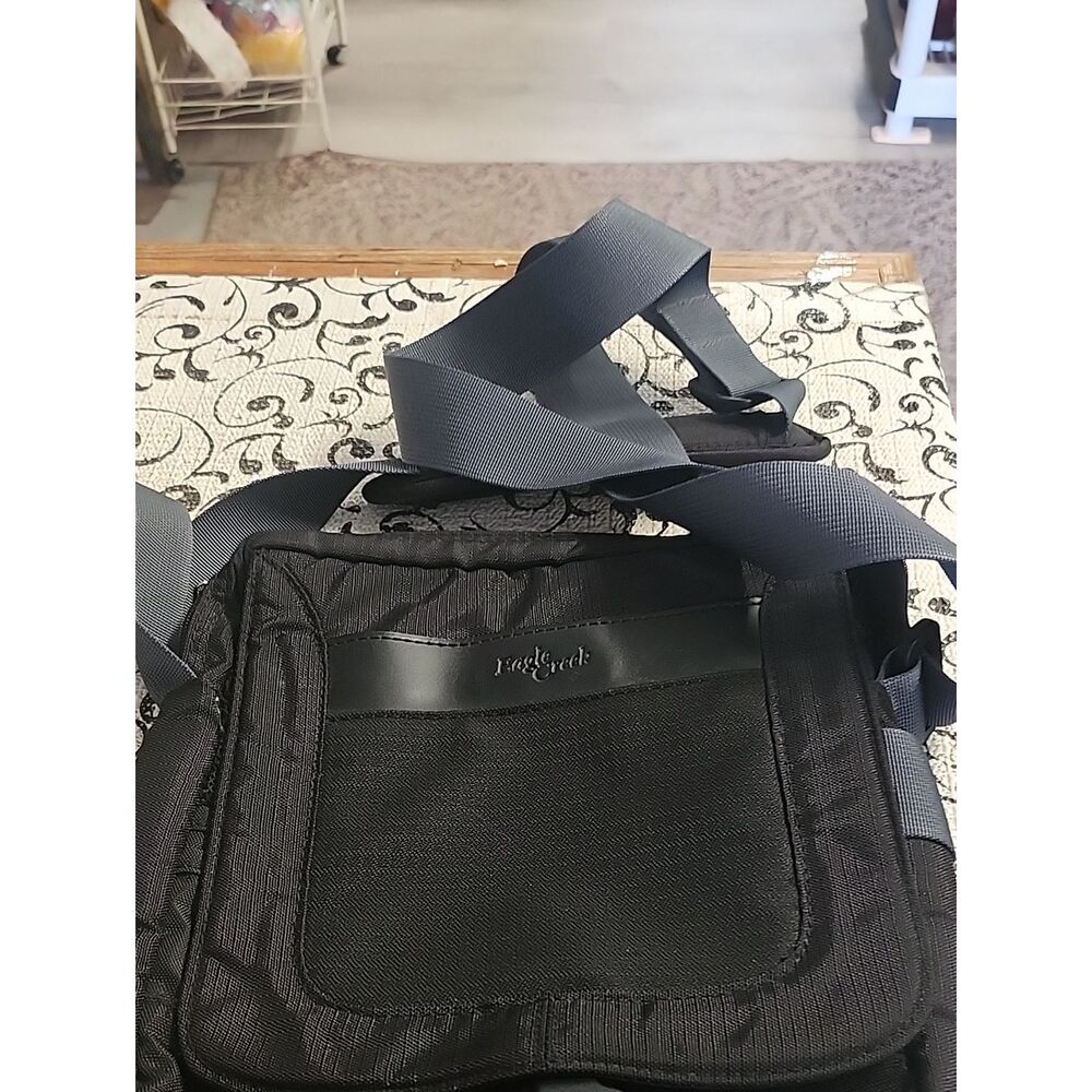 Eagle Creek Crossbody Messenger Bag for Men